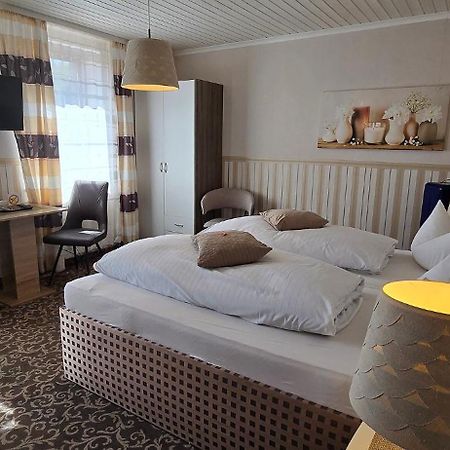 Haus Jutta Hotel Goessweinstein Bagian luar foto