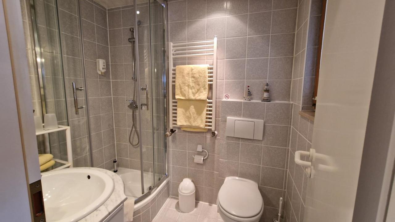 Haus Jutta Hotel Goessweinstein Bagian luar foto