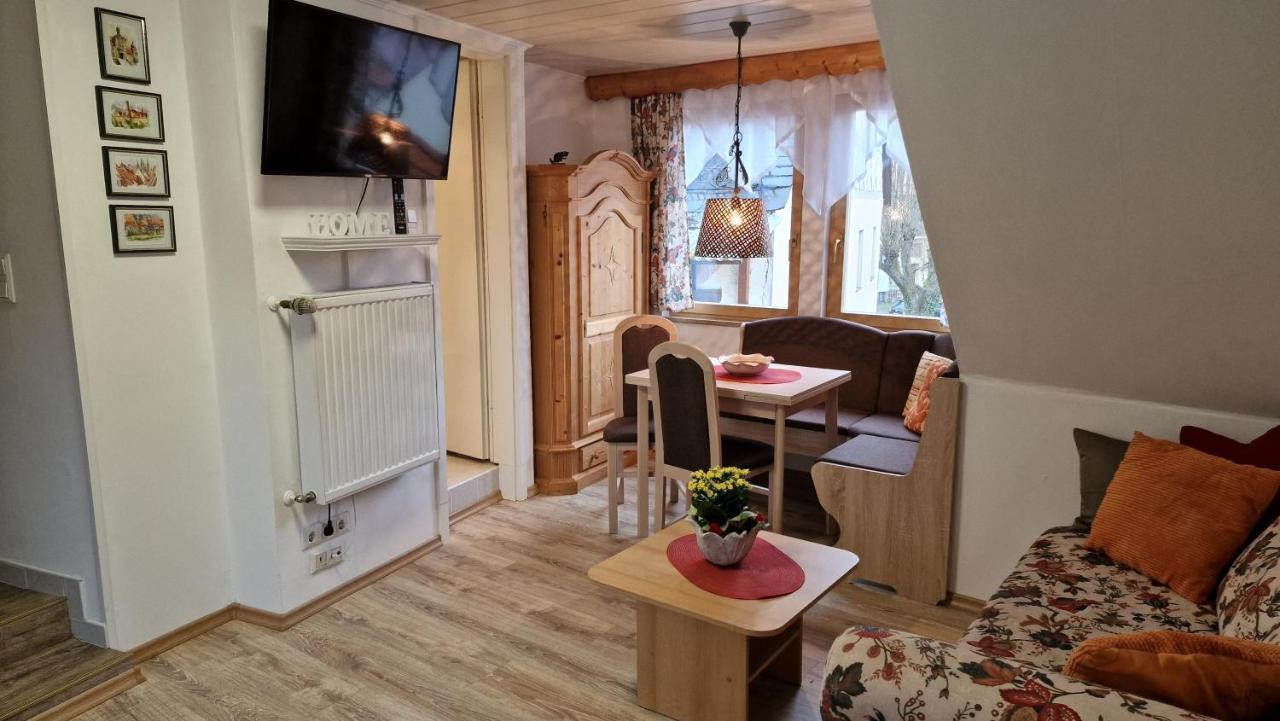 Haus Jutta Hotel Goessweinstein Bagian luar foto
