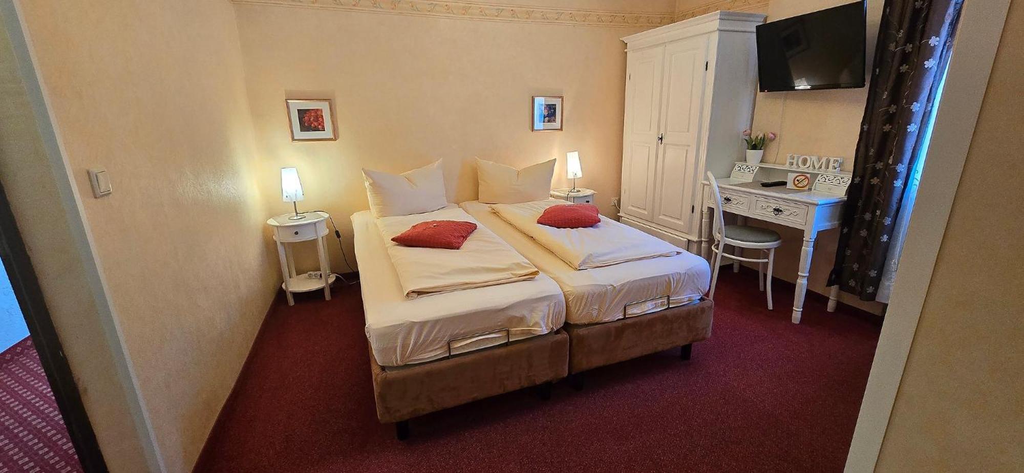 Haus Jutta Hotel Goessweinstein Bagian luar foto