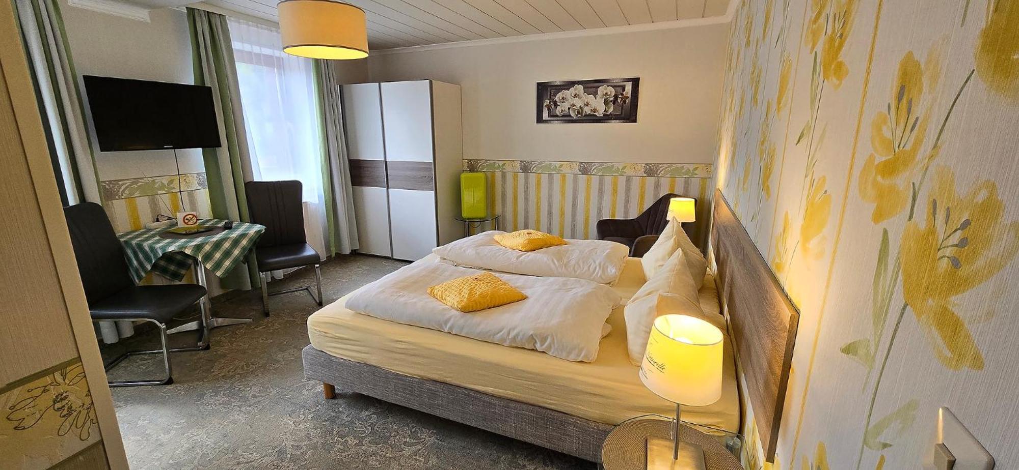 Haus Jutta Hotel Goessweinstein Bagian luar foto