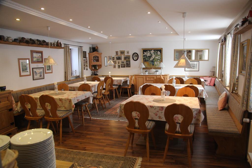 Haus Jutta Hotel Goessweinstein Bagian luar foto