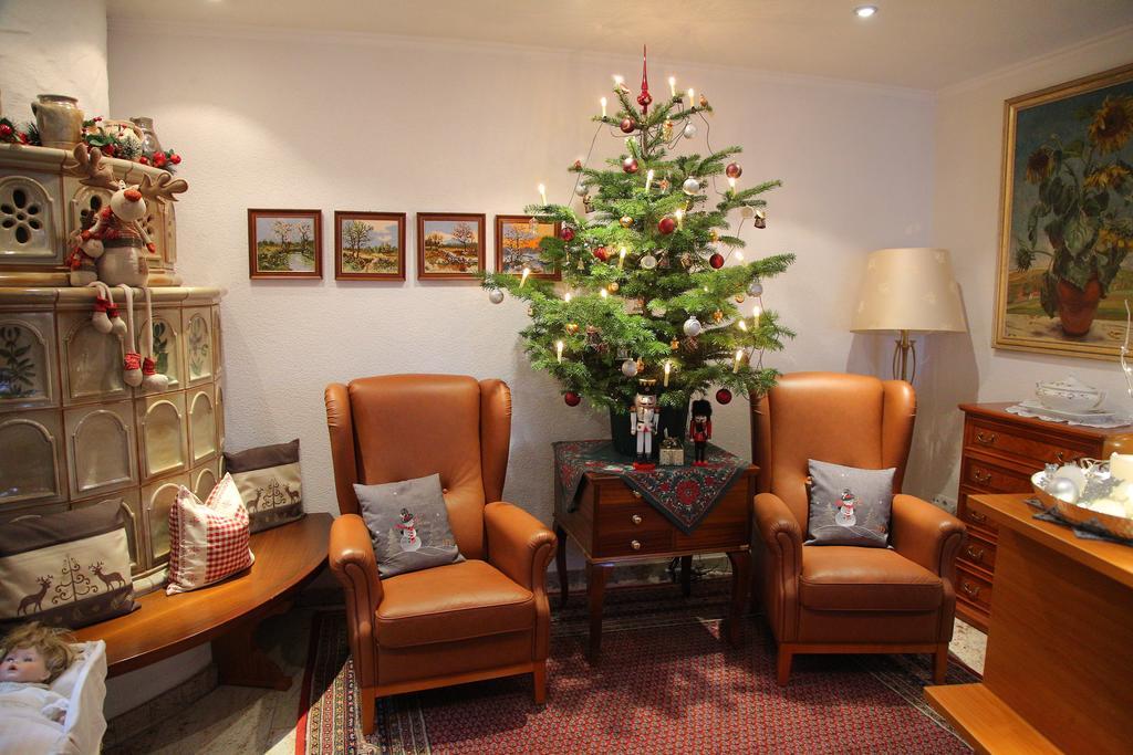 Haus Jutta Hotel Goessweinstein Bagian luar foto
