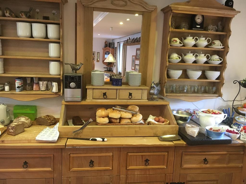 Haus Jutta Hotel Goessweinstein Bagian luar foto