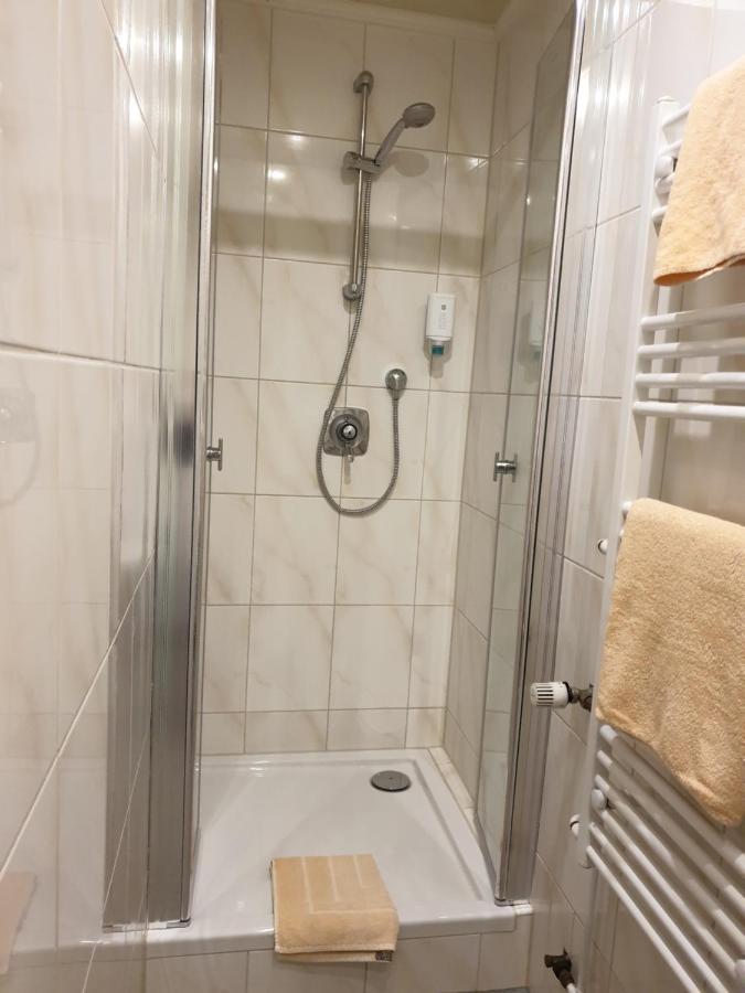Haus Jutta Hotel Goessweinstein Bagian luar foto