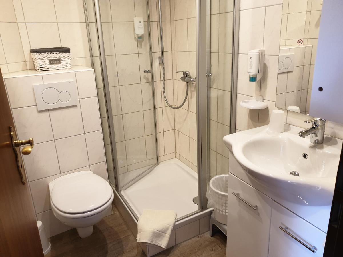 Haus Jutta Hotel Goessweinstein Bagian luar foto